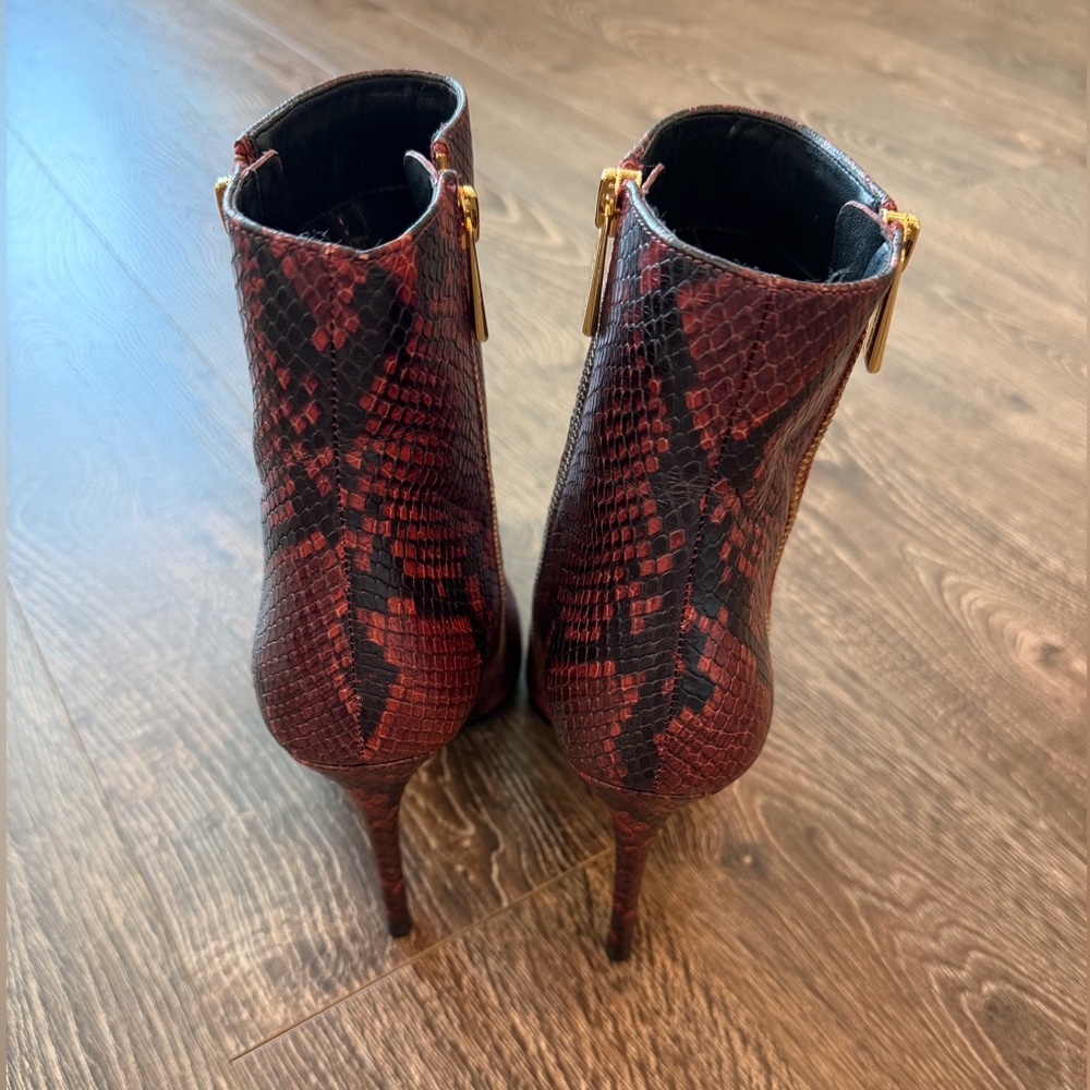 Michael Kors KEKE Red Brandy Embossed Snake Skin Bootie Ankle Short Boots Shoes - Picture 3 of 11